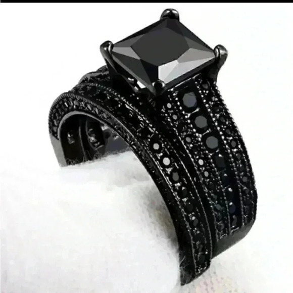 Vintage Square Black Crystal Ring Set - Picture 1 of 12